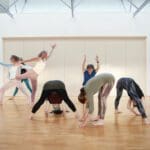 Lustiges Durcheinander von Yogapraktizierenden